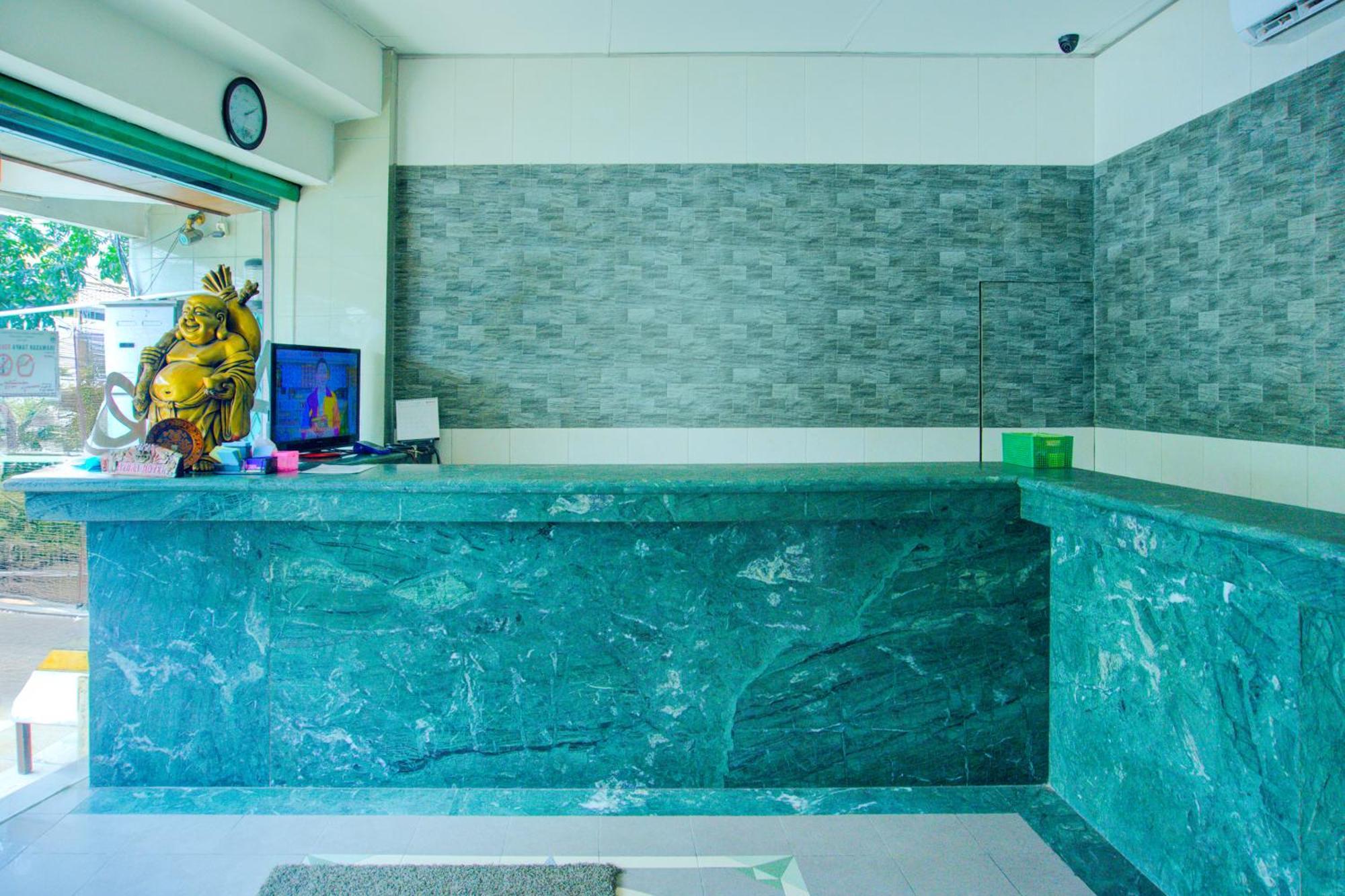Townhouse Oak Palembang Near Jembatan Ampera Formerly Azzura Hotel ภายนอก รูปภาพ