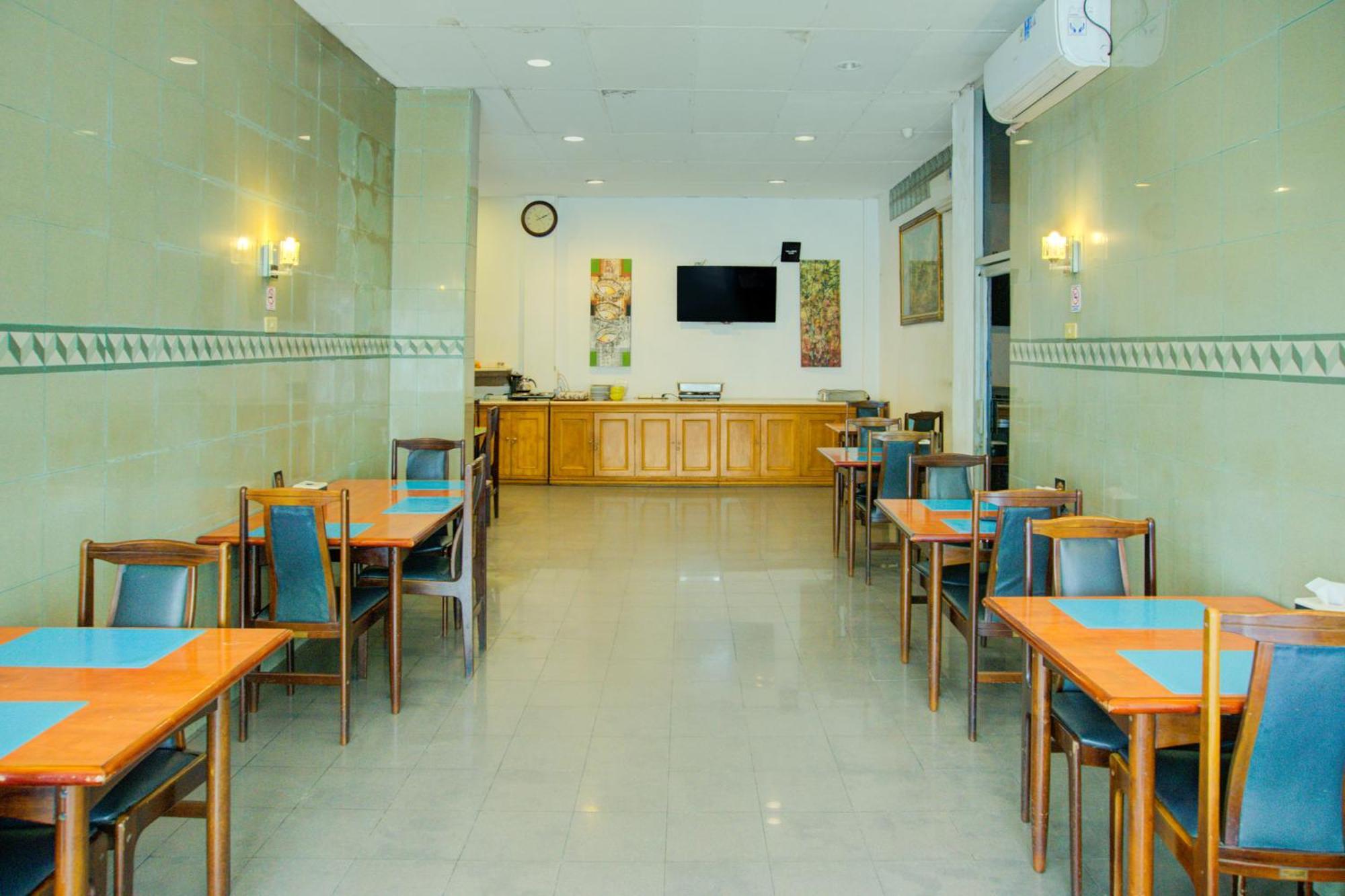 Townhouse Oak Palembang Near Jembatan Ampera Formerly Azzura Hotel ภายนอก รูปภาพ