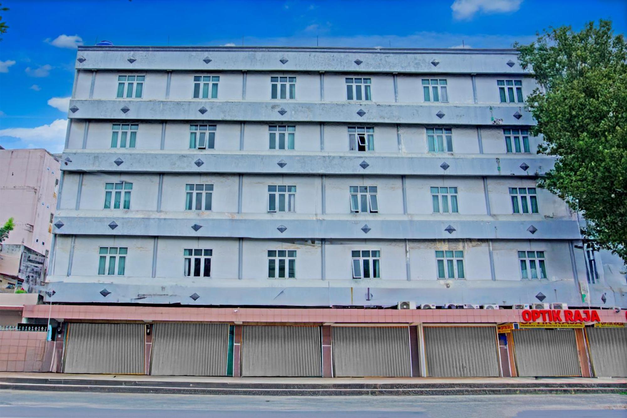Townhouse Oak Palembang Near Jembatan Ampera Formerly Azzura Hotel ภายนอก รูปภาพ