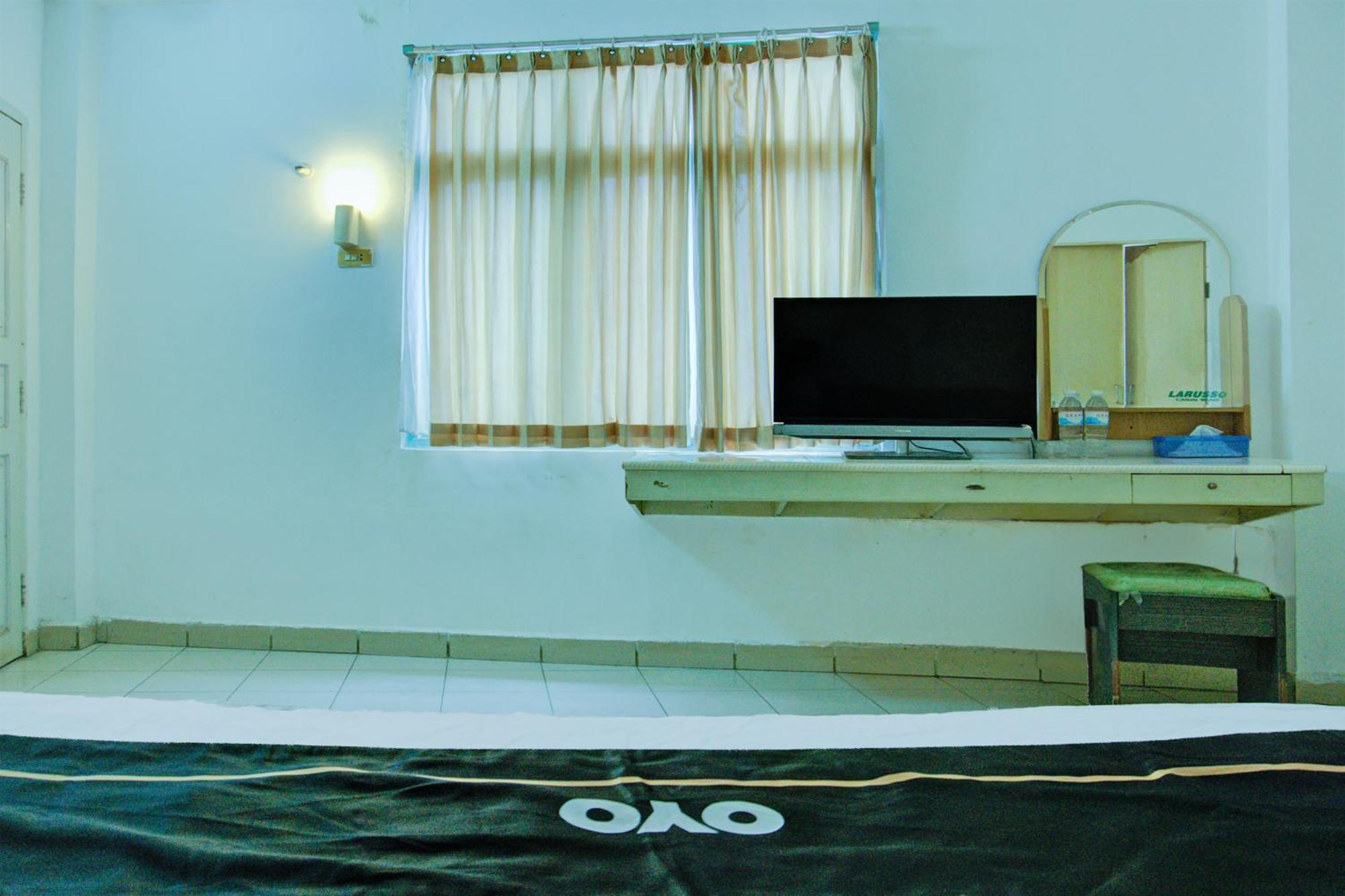 Townhouse Oak Palembang Near Jembatan Ampera Formerly Azzura Hotel ภายนอก รูปภาพ
