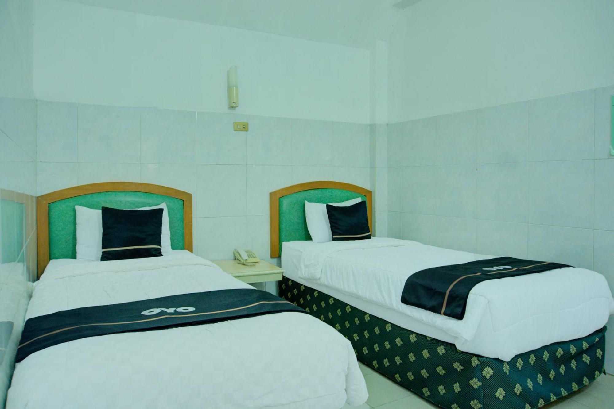 Townhouse Oak Palembang Near Jembatan Ampera Formerly Azzura Hotel ภายนอก รูปภาพ