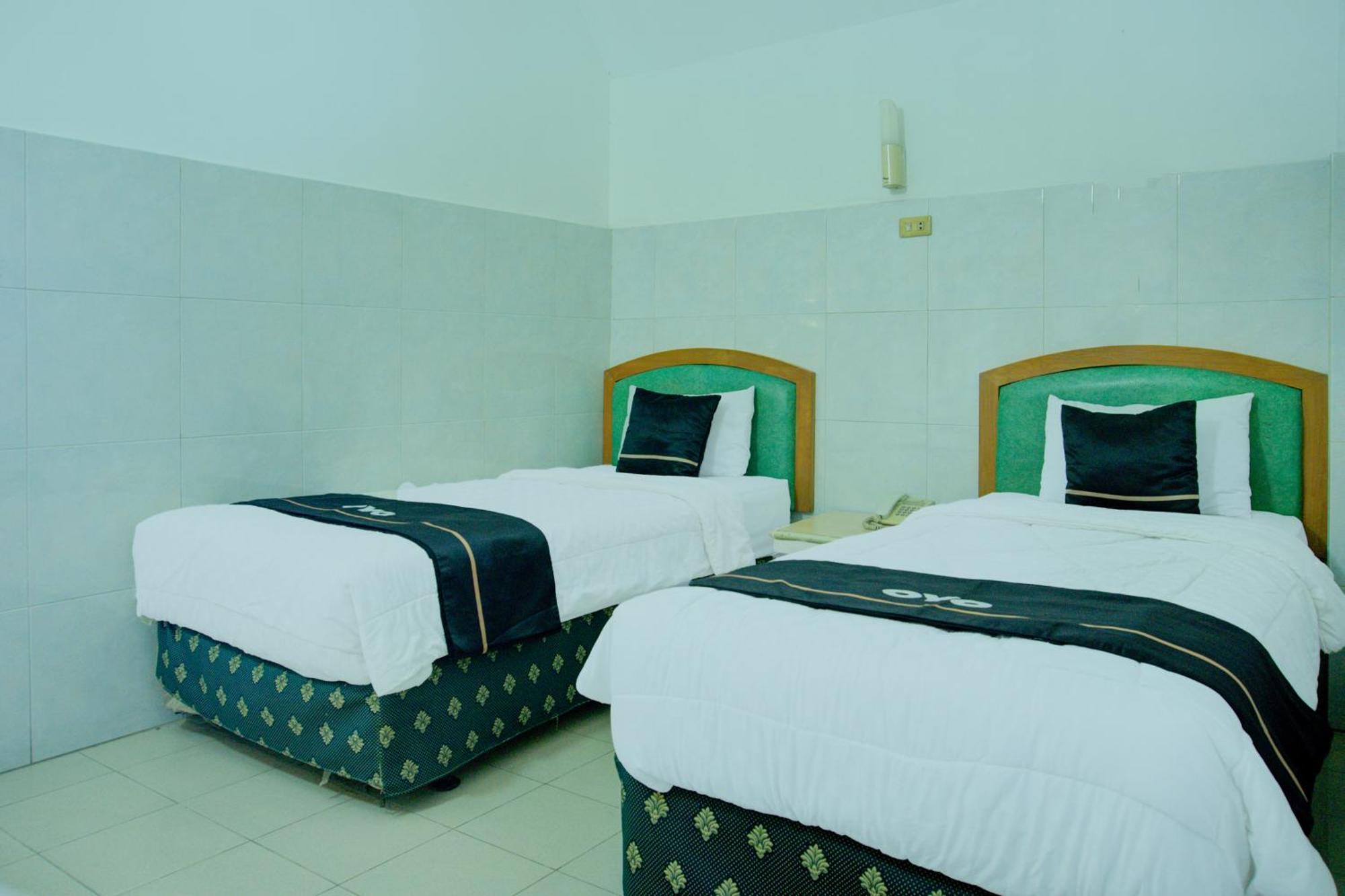 Townhouse Oak Palembang Near Jembatan Ampera Formerly Azzura Hotel ภายนอก รูปภาพ