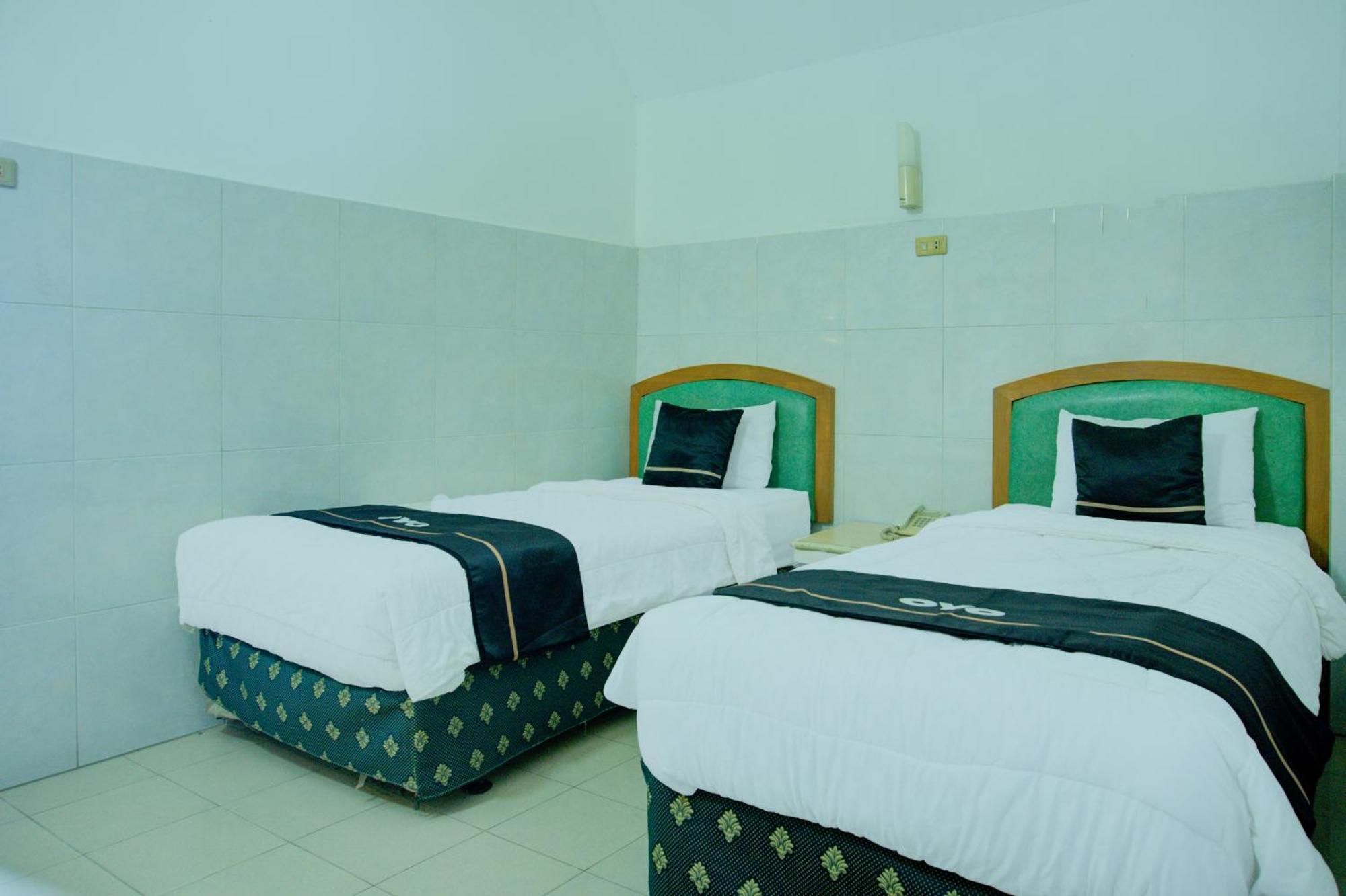Townhouse Oak Palembang Near Jembatan Ampera Formerly Azzura Hotel ภายนอก รูปภาพ