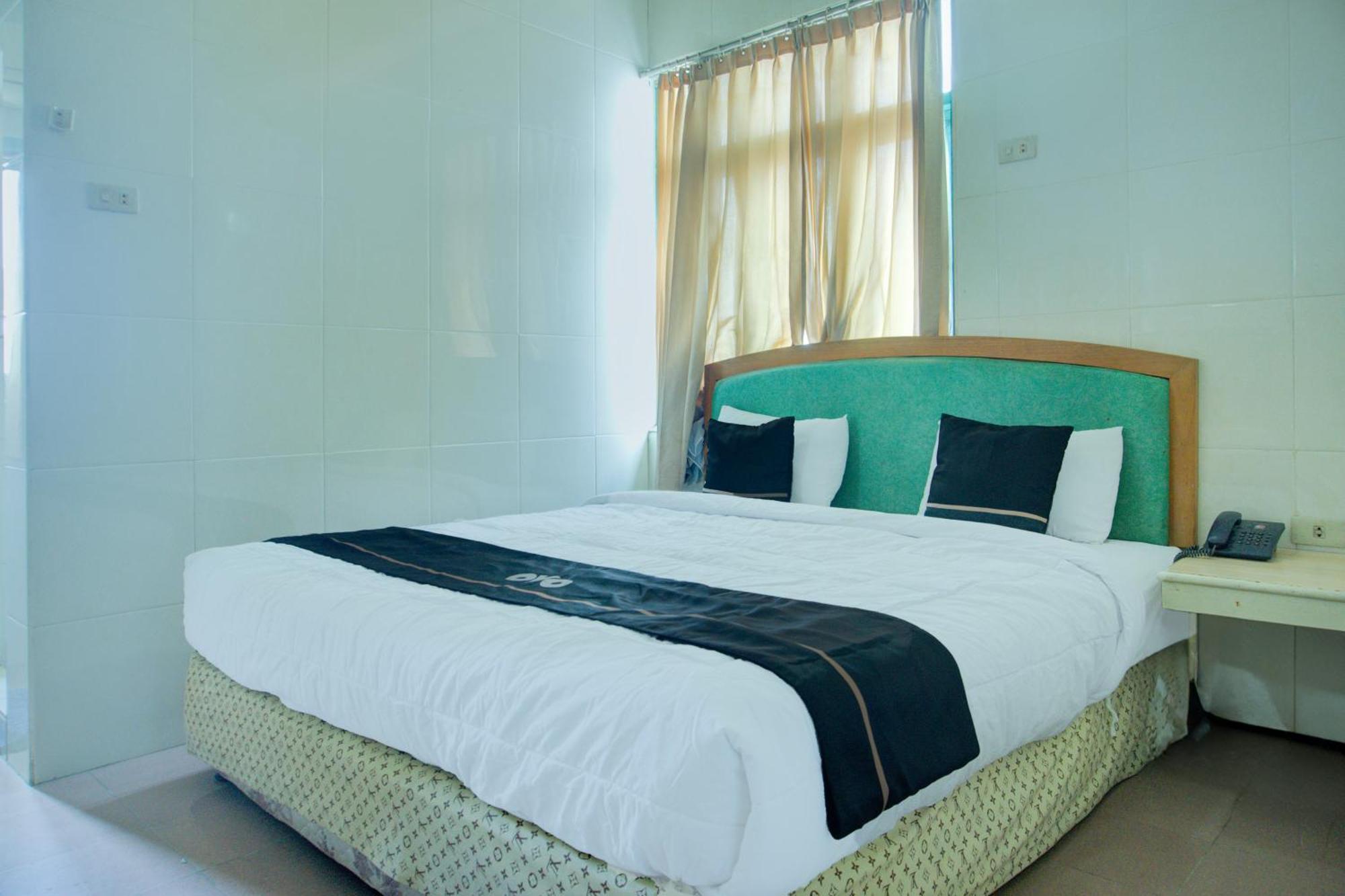 Townhouse Oak Palembang Near Jembatan Ampera Formerly Azzura Hotel ภายนอก รูปภาพ