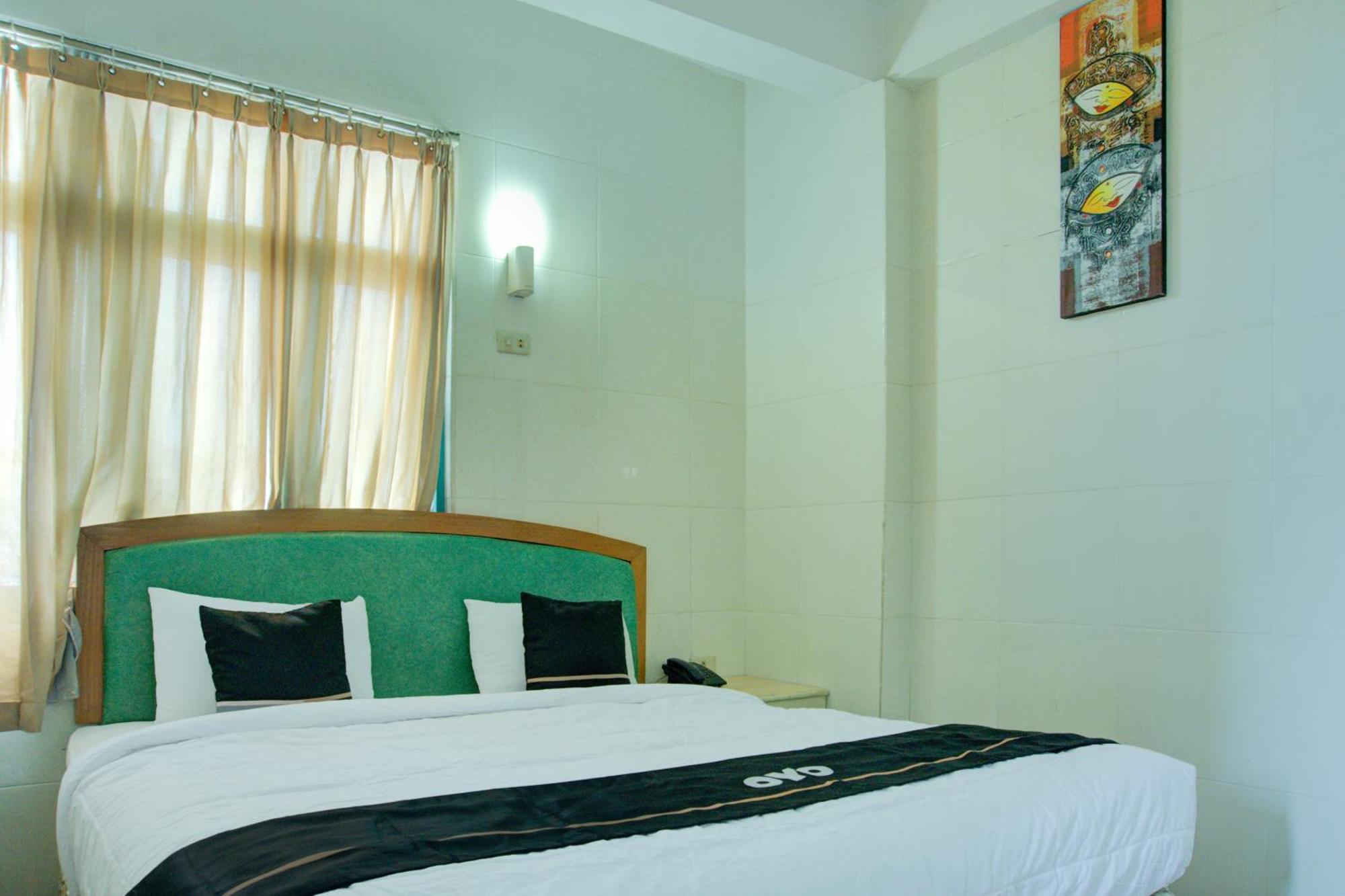Townhouse Oak Palembang Near Jembatan Ampera Formerly Azzura Hotel ภายนอก รูปภาพ