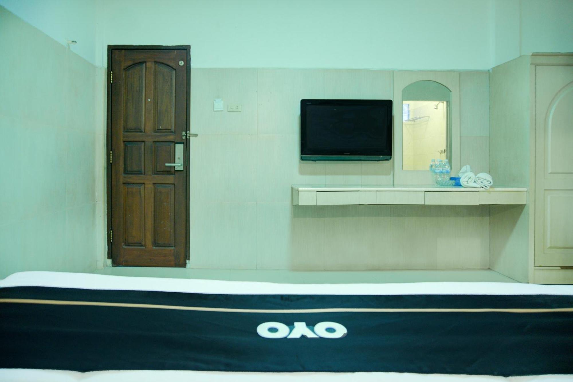 Townhouse Oak Palembang Near Jembatan Ampera Formerly Azzura Hotel ภายนอก รูปภาพ