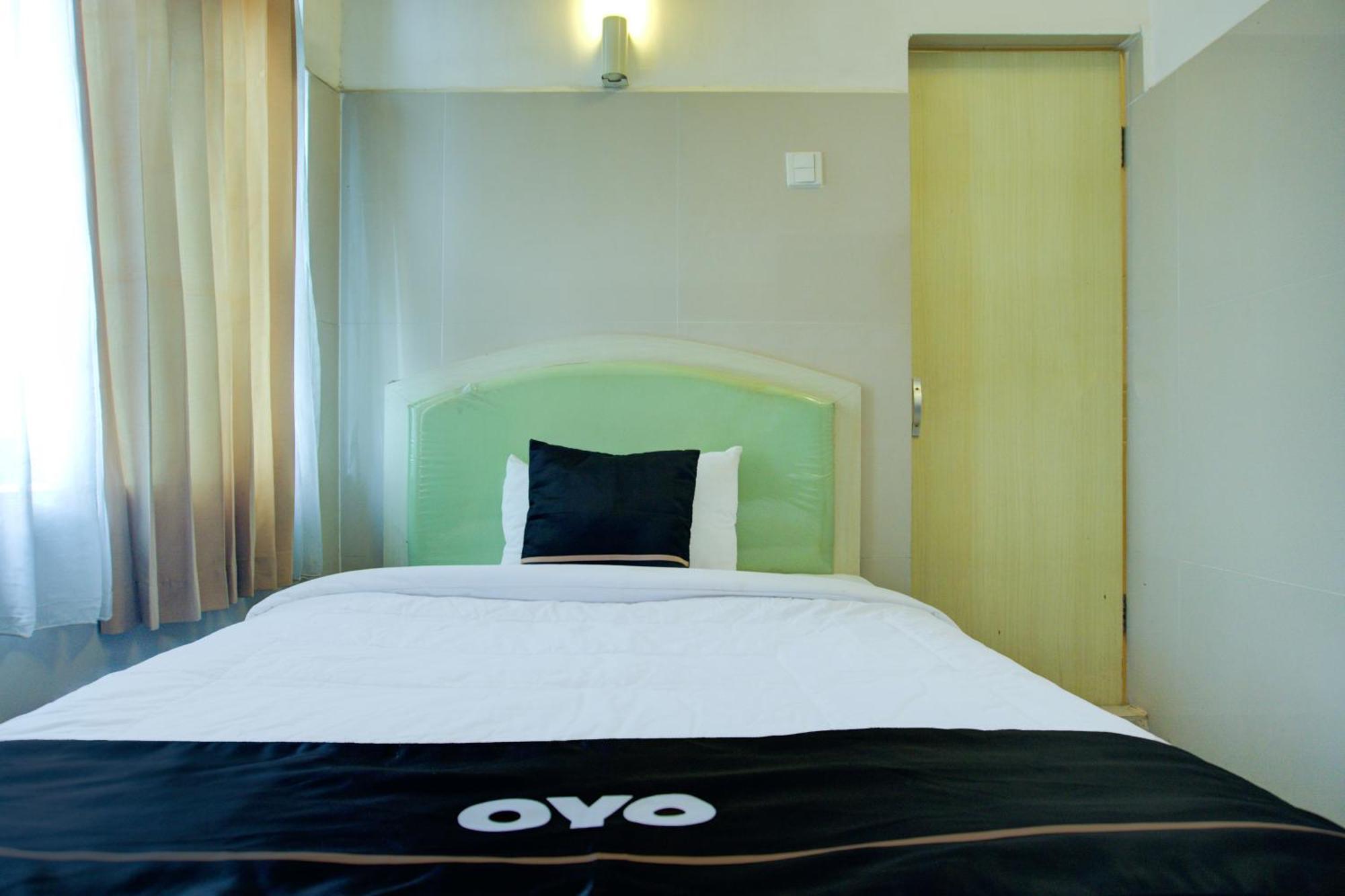 Townhouse Oak Palembang Near Jembatan Ampera Formerly Azzura Hotel ภายนอก รูปภาพ