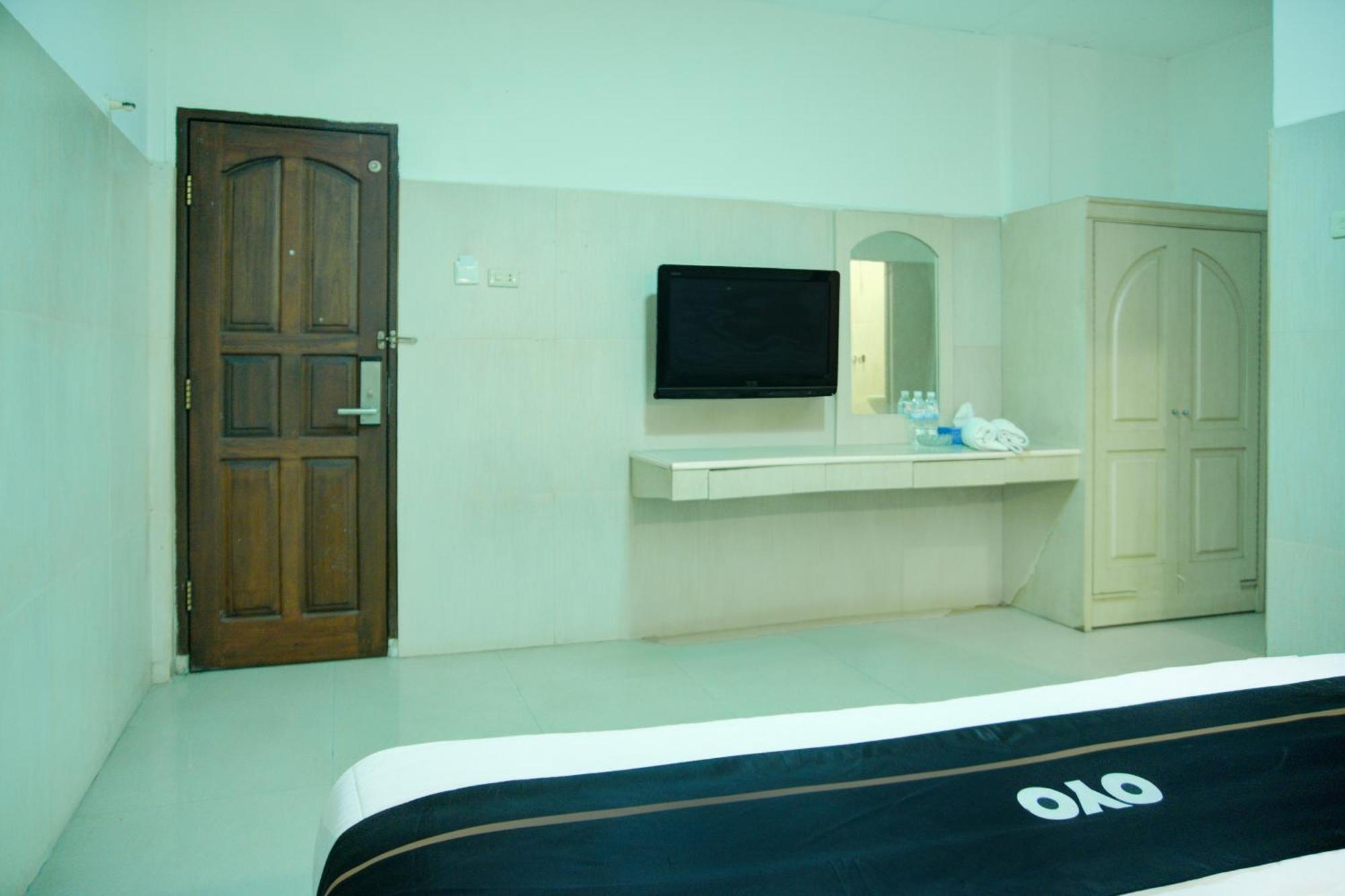Townhouse Oak Palembang Near Jembatan Ampera Formerly Azzura Hotel ภายนอก รูปภาพ